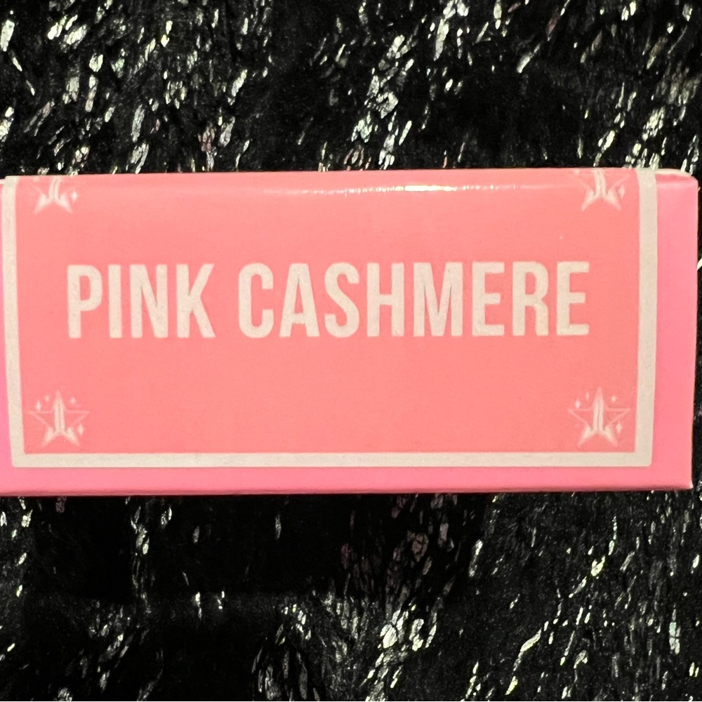 New Jeffree Star setting powder in Cashmere Pink